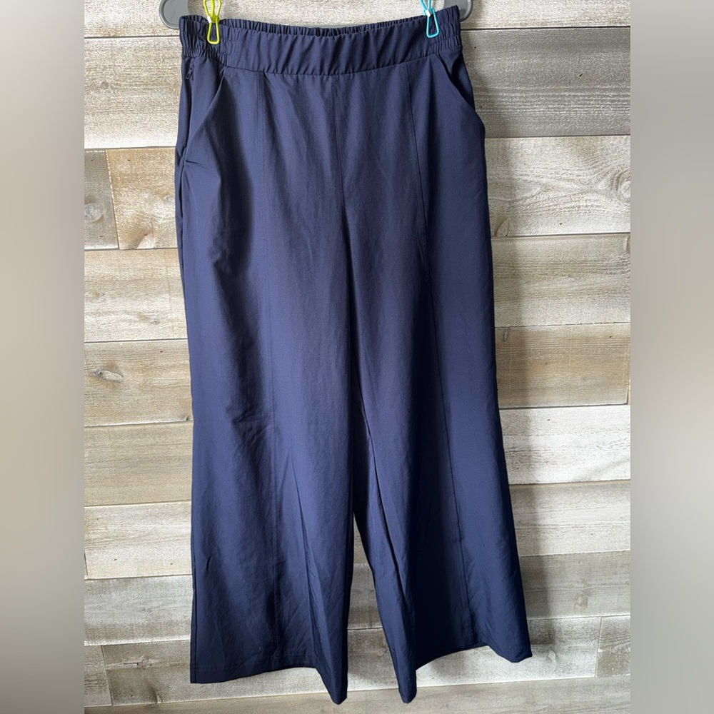Fabletics Downtown Wide-leg Pants in Navy